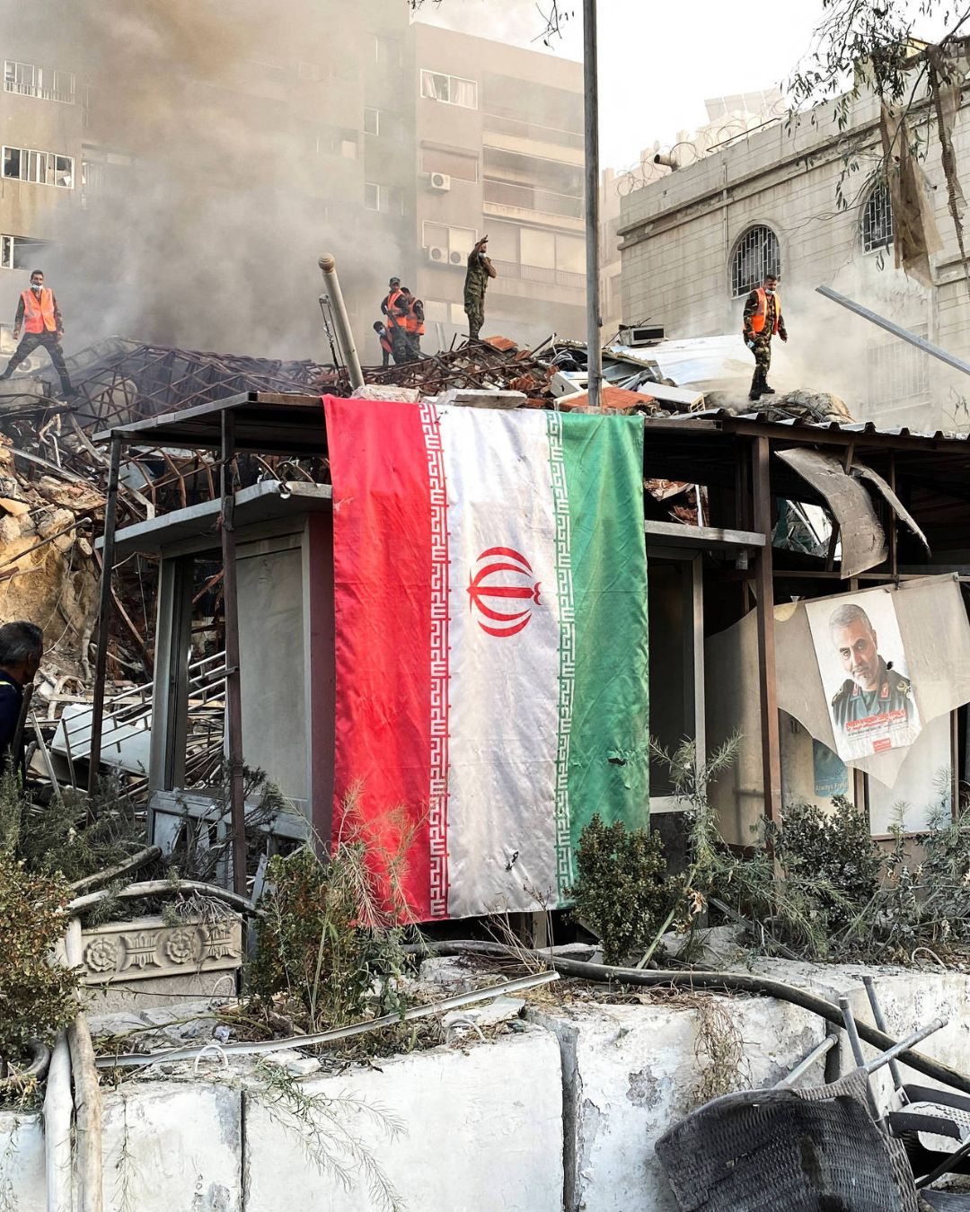 Israel ataca alvos nucleares do Irã, que revida e chama ofensiva de "declaração de guerra"