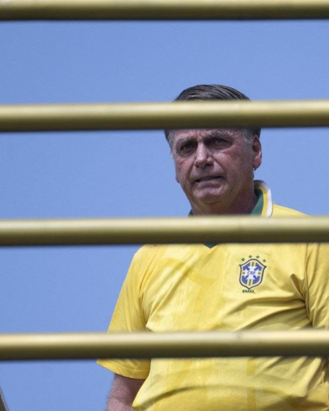 Bolsonaro em prisão domiciliar: uma vitória para a democracia.