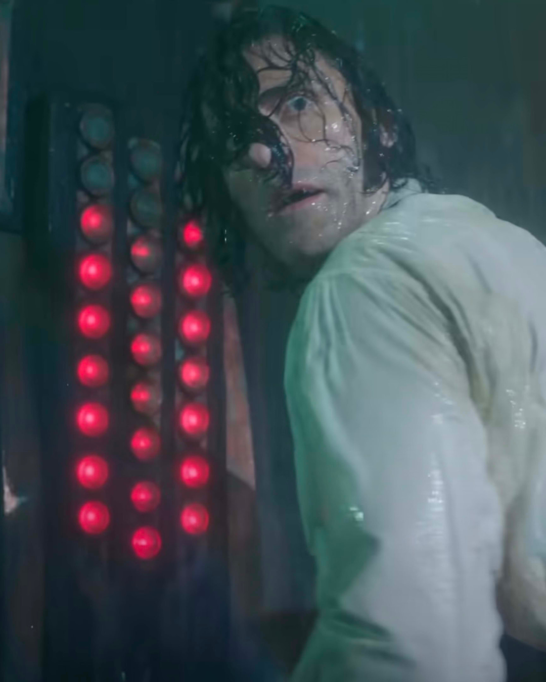 Frankenstein de Guillermo Del Toro decepciona, mas Jacob Elordi brilha como a Criatura